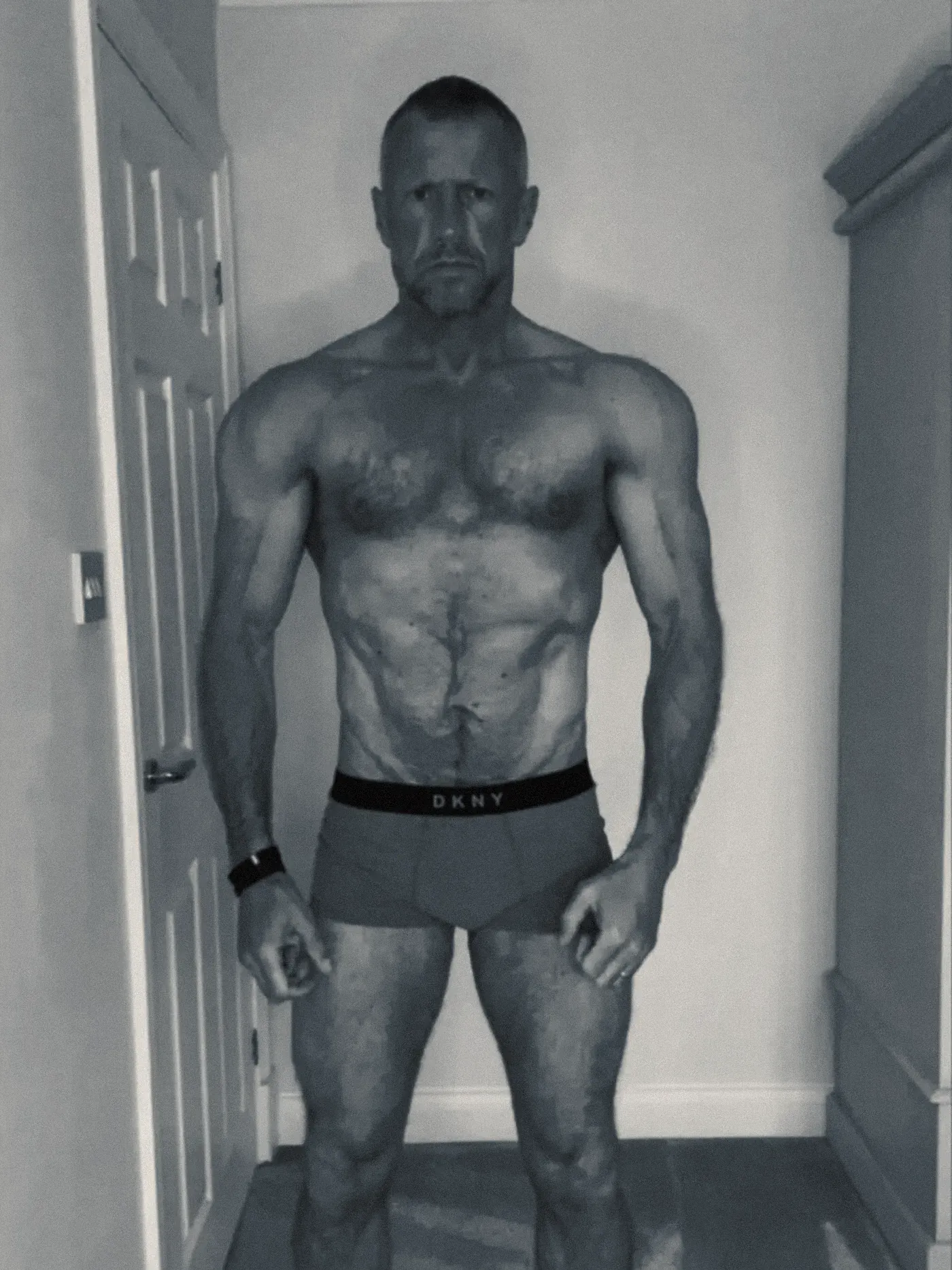 Darren ten weeks later, visibly leaner with more definition through the shoulders and midsection